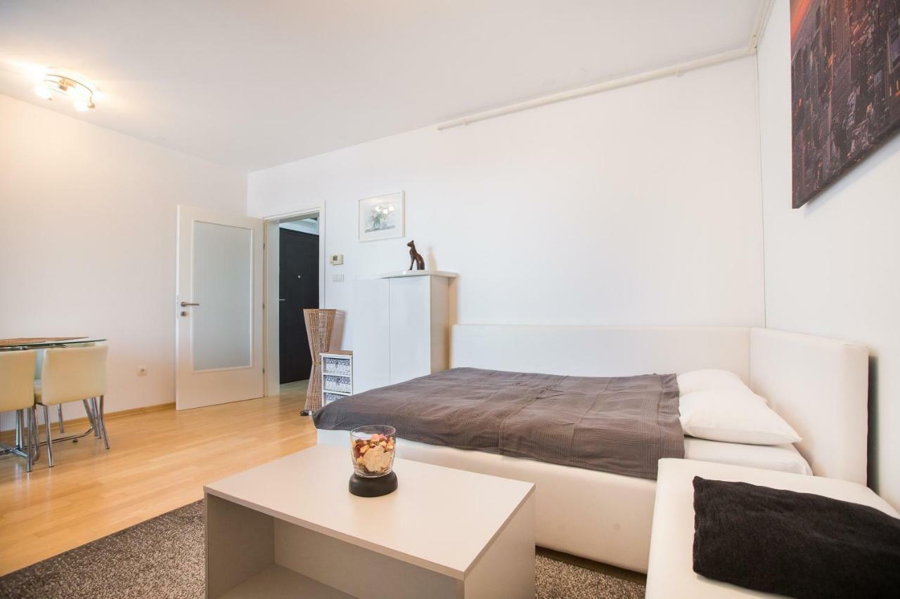 Cozy & Modern Studio With Balcony Zagreb Eksteriør bilde