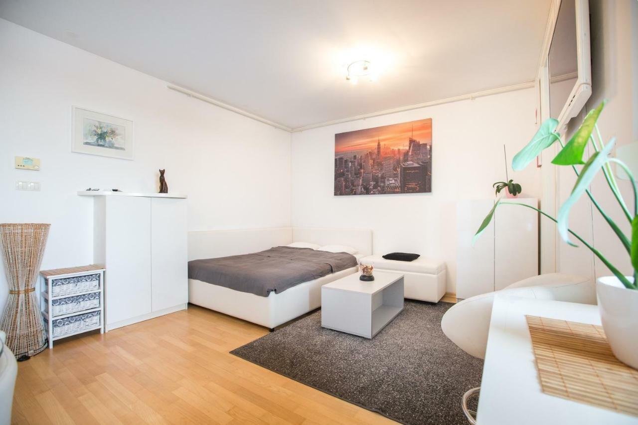 Cozy & Modern Studio With Balcony Zagreb Eksteriør bilde
